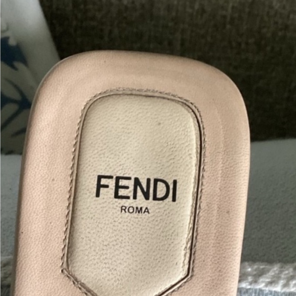 ✅Authentic FENDI FLOWERLAND  Puffy leather Sandals Size 8 1/2 Gorgeous Colors!🌺 - Picture 15 of 15